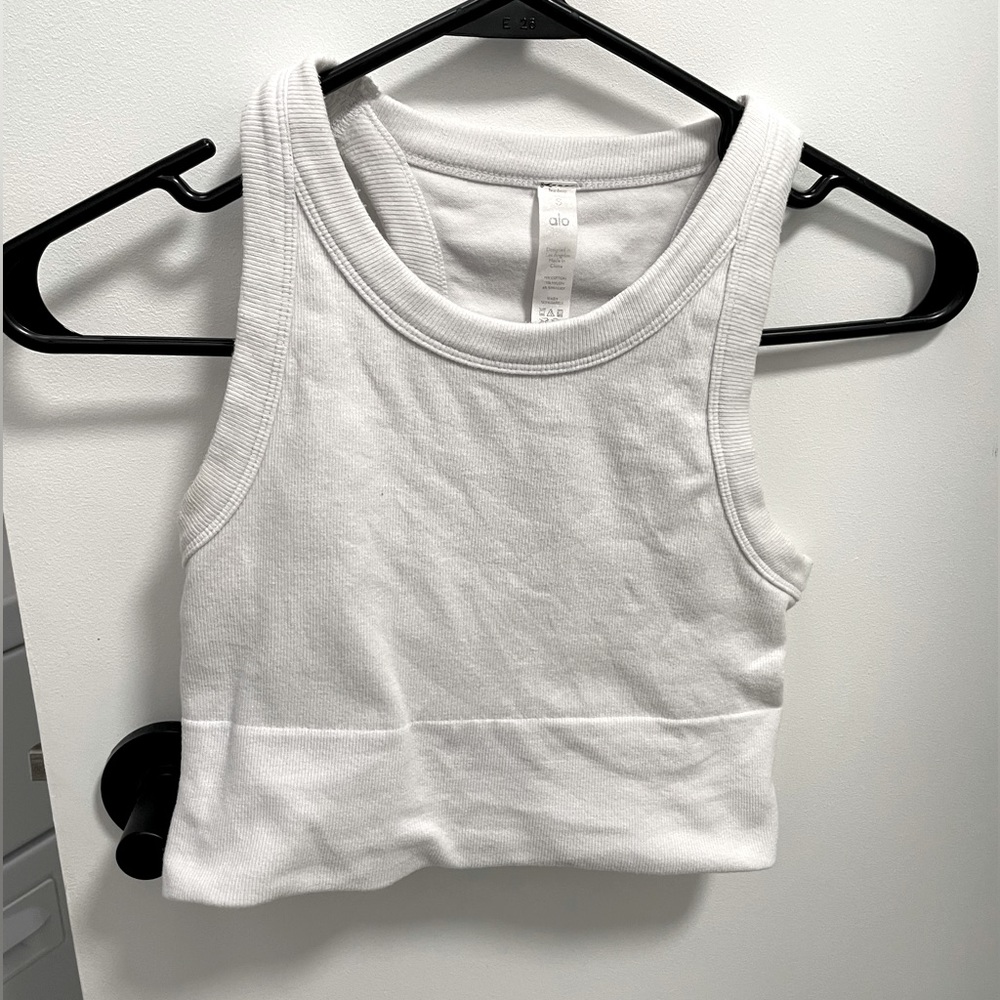 Alo crop / tank in white